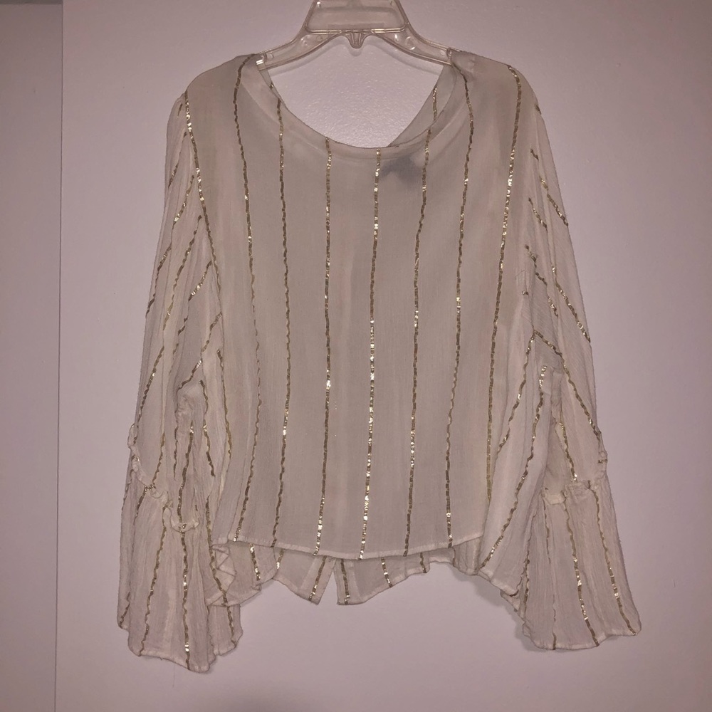 Cropped Bell sleeved top